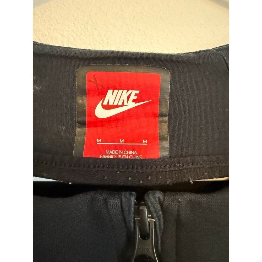 Nike Tech Fleece Jacket - Picture 4 of 4